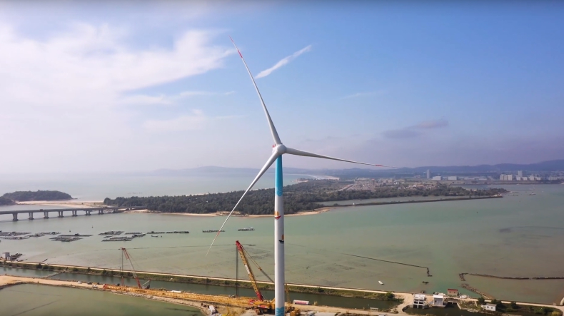 Pierwsza w Chinach morska turbina wiatrowa o mocy 8MW zaczyna pracować na pełnym obciążeniu [wideo] - GospodarkaMorska.pl